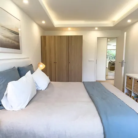 Salis - Sea View - 4 People * Antibes